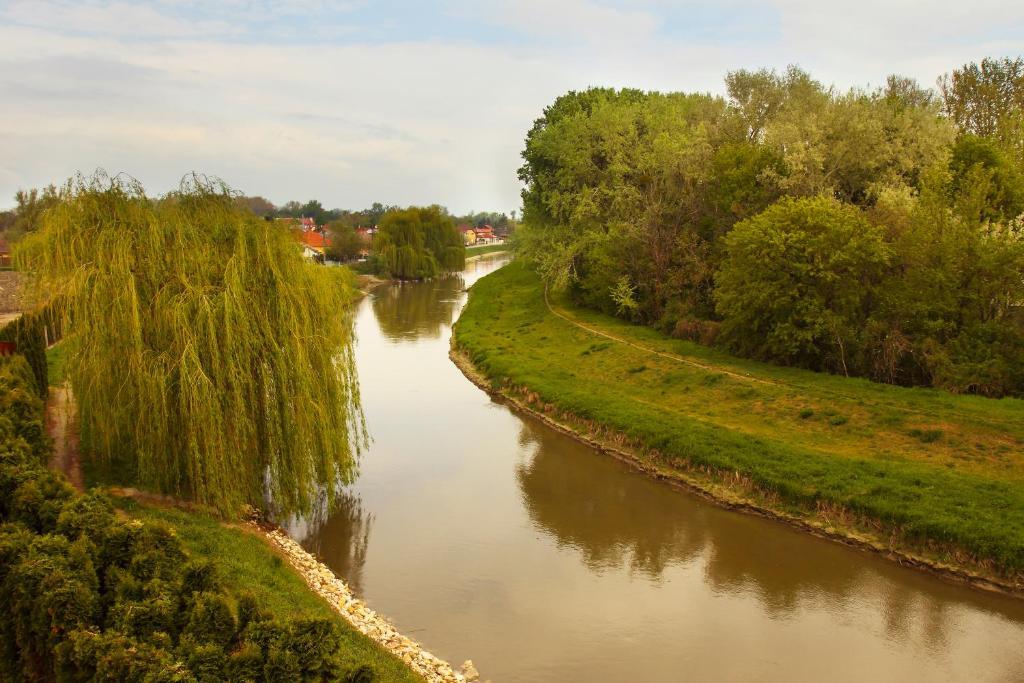 Hotel Panorama Mosonmagyaróvár Eksteriør billede
